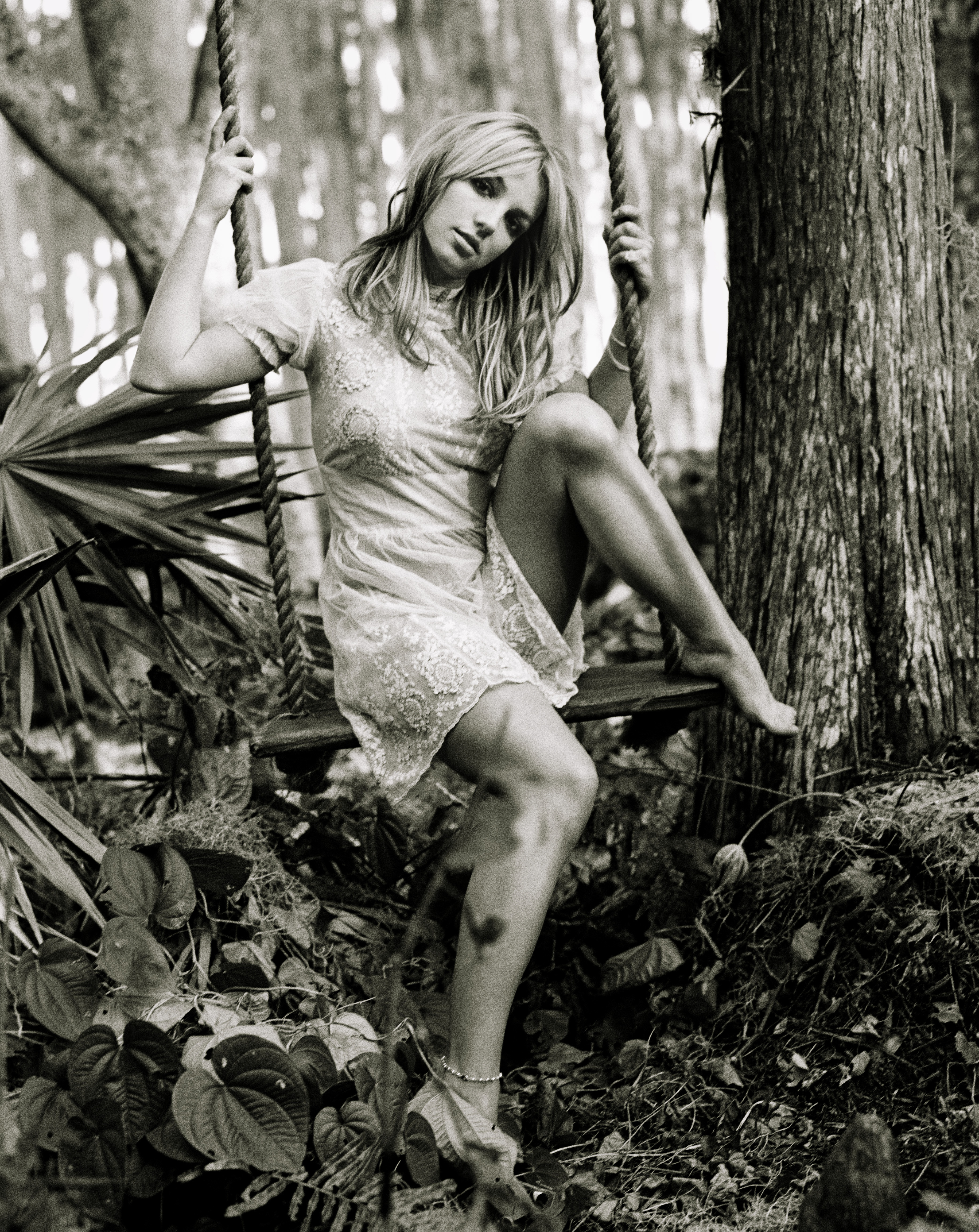 https://britneyspearsmedia.ru/img/albums/PHOTOSHOOTS%20UHQ%20/2001%20-%20Mark%20Seliger%20Unretouched%20UHQ%2014/07.jpg