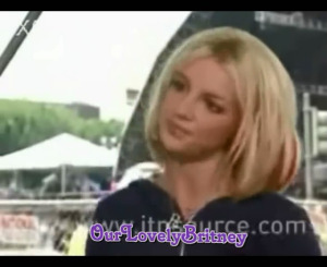 Britney Spears - NFL Kick Off Interview (Rare) 2003.mp4_snapshot_01.21_[2014.10.26_16.14.10]