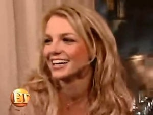 Britney Spears interview with Entertainment Tonight 2003.mp4_snapshot_01.55_[2014.10.26_16.20.56]